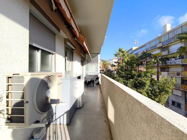 Le Cannet (06110) A LOUER 2 PIECES AVEC TERRASSE AU VIEUX CANNET