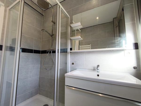 Le Cannet (06110) A LOUER 2 PIECES AVEC TERRASSE AU VIEUX CANNET