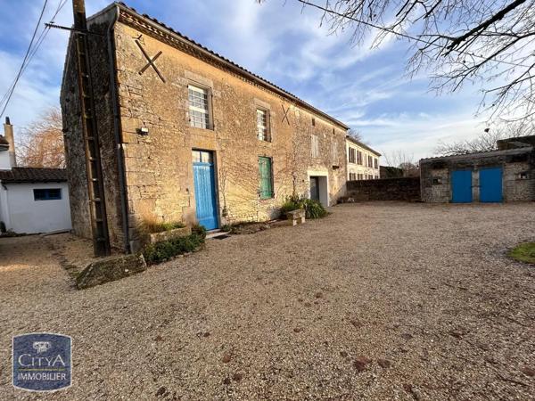 Maison à vendre 5 pièces 185m² Saint-Hilaire-de-Villefranche (17770)