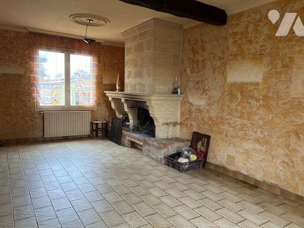 Un pavillon d'une surface d'environ 115m² habitables comprenant :

-	Au rez-de-chaussée : ent...