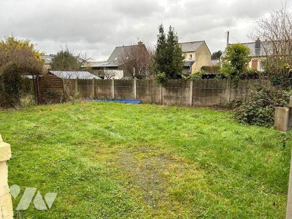 Un pavillon d'une surface d'environ 115m² habitables comprenant :

-	Au rez-de-chaussée : ent...