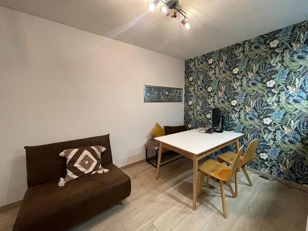 A LOUER - APPARTEMENT TYPE 2 MEUBLE - AIX NORD - TERRASSE ET PARKING