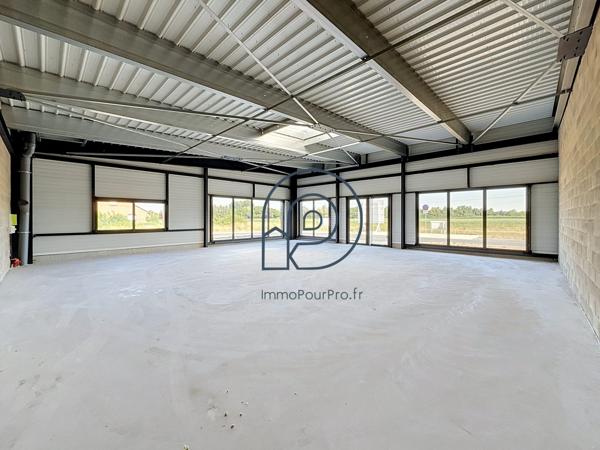 Erquinghem-Lys – 2 cellules neuves 148 m² et 171 m² | Showroom / Bureau / Services | À vendre