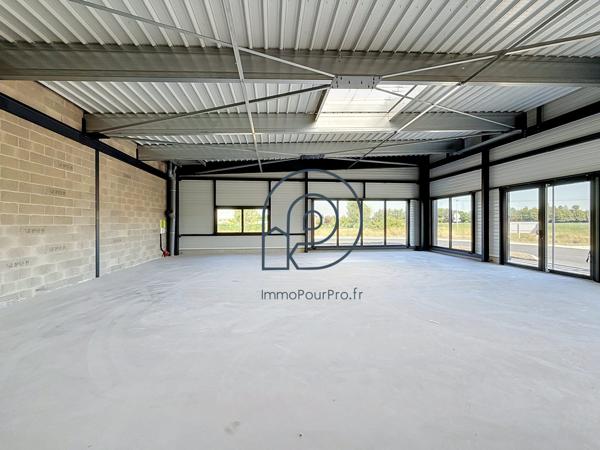 Erquinghem-Lys – 2 cellules neuves 148 m² et 171 m² | Showroom / Bureau / Services | À vendre