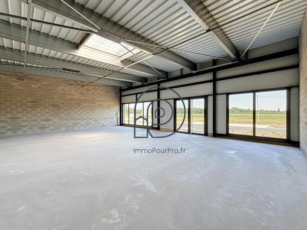 Erquinghem-Lys – 2 cellules neuves 148 m² et 171 m² | Showroom / Bureau / Services | À vendre