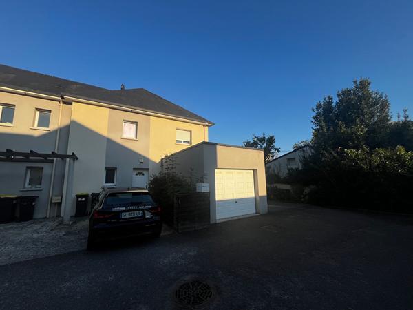 A louer - Maison T4 avec terrasse, jardinet et garage - Angers secteur Roseraie
