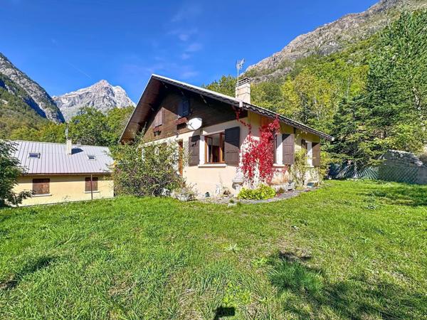 Grande maison Vallouise-Pelvoux avec jardins et stockage expo Sud