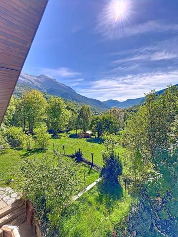 Grande maison Vallouise-Pelvoux avec jardins et stockage expo Sud