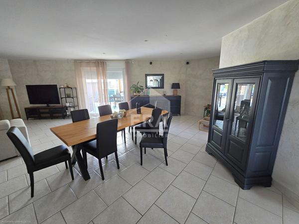 Maison récente 6 pièces avec piscine à Montpon-Ménestérol