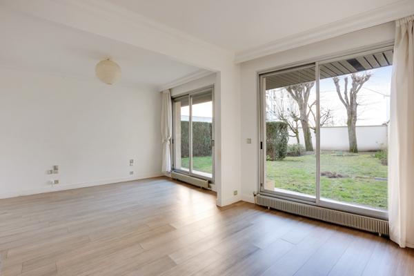 Appartement
         4 pièces
        - 104 m² 549 000 € *