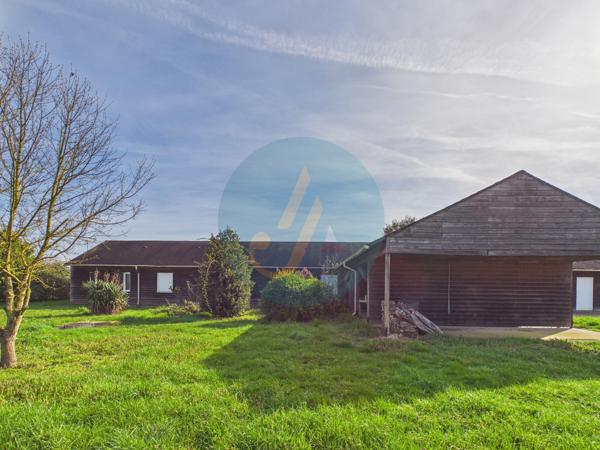 Pouilly-sur-Loire (58150) Longère en bois 300m2, 5 chambres, chenils, boxes à chevaux sur 2 hectares clos entre champs et forêt