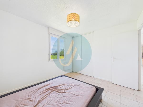 Pouilly-sur-Loire (58150) Longère en bois 300m2, 5 chambres, chenils, boxes à chevaux sur 2 hectares clos entre champs et forêt