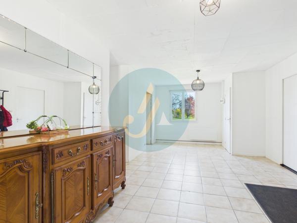 Pouilly-sur-Loire (58150) Longère en bois 300m2, 5 chambres, chenils, boxes à chevaux sur 2 hectares clos entre champs et forêt