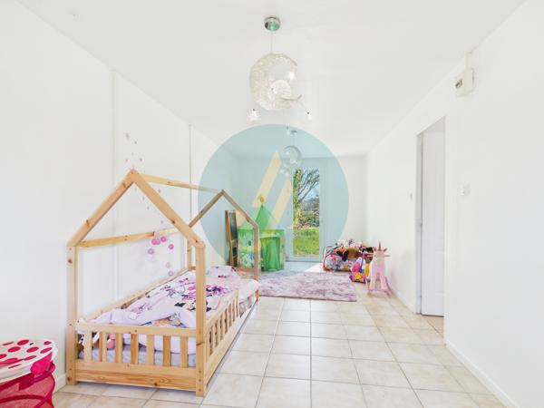 Pouilly-sur-Loire (58150) Longère en bois 300m2, 5 chambres, chenils, boxes à chevaux sur 2 hectares clos entre champs et forêt