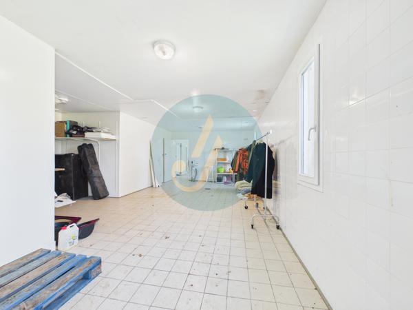 Pouilly-sur-Loire (58150) Longère en bois 300m2, 5 chambres, chenils, boxes à chevaux sur 2 hectares clos entre champs et forêt