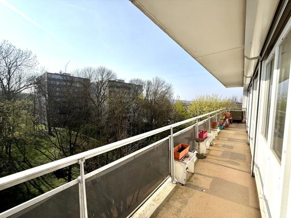 Livry-Gargan (93190) Appartement 5 Pièces 104m2 avec grand balcon vue parc
