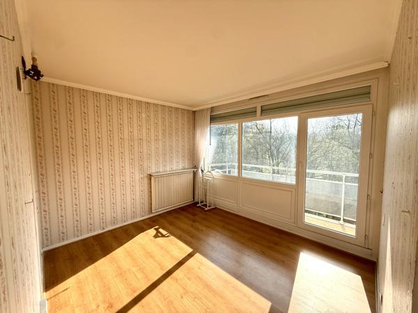 Livry-Gargan (93190) Appartement 5 Pièces 104m2 avec grand balcon vue parc