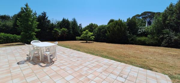 Fouesnant, Jolie maison de 4 chambres, sur un beau terrain arboré de 2000 m² !