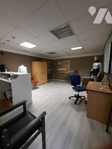 LOCAUX PROFESSIONNELS 
