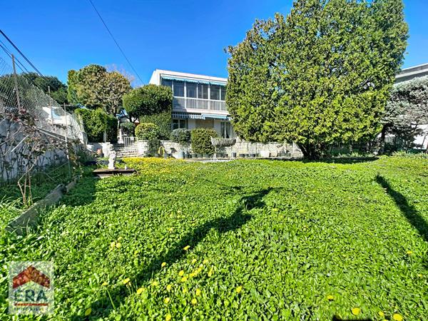 A vendre maison type 7 170 m² Marseille 13014 Le Merlan Terrain Piscine