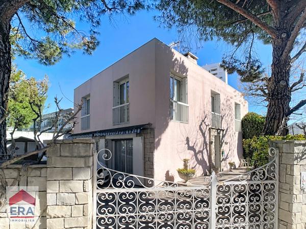 A vendre maison type 7 170 m² Marseille 13014 Le Merlan Terrain Piscine