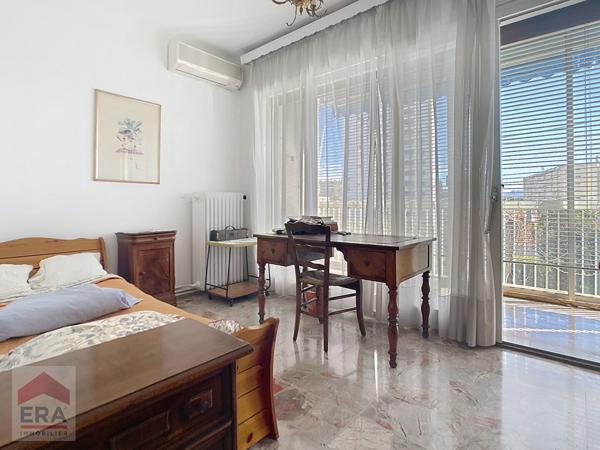 A vendre maison type 7 170 m² Marseille 13014 Le Merlan Terrain Piscine