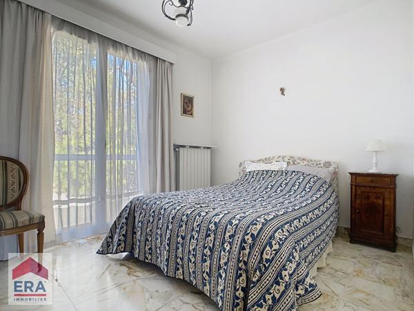 A vendre maison type 7 170 m² Marseille 13014 Le Merlan Terrain Piscine