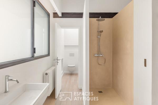 Ancien atelier réhabilité en maison d’architecte avec patio confidentiel