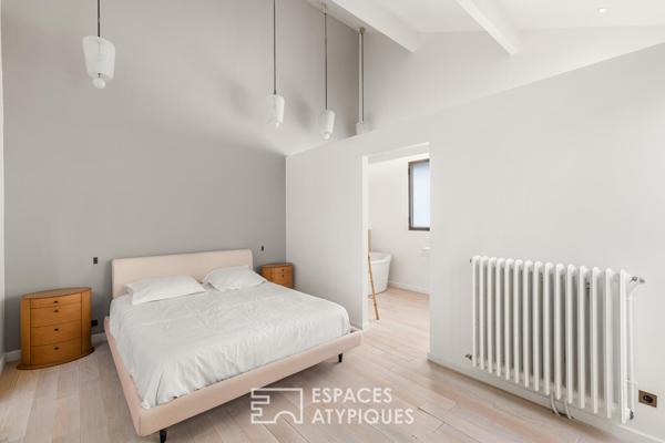 Ancien atelier réhabilité en maison d’architecte avec patio confidentiel