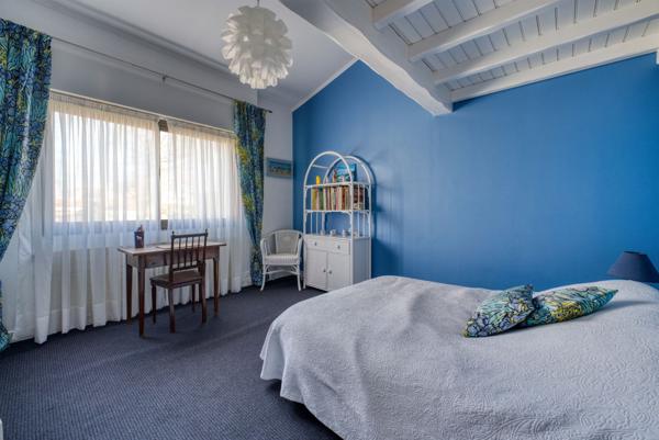 VASTE VILLA A PONTAILLAC