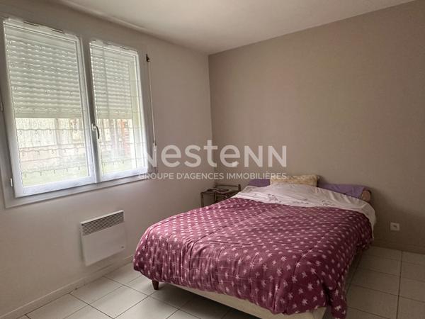 Plain pied, hyper centre ville de Questembert, 70 m² , jardin au calme