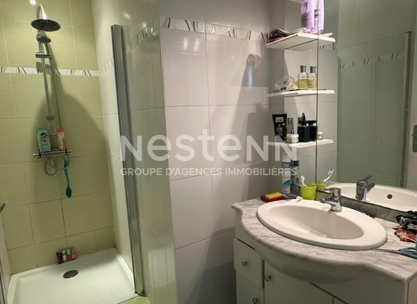 Plain pied, hyper centre ville de Questembert, 70 m² , jardin au calme