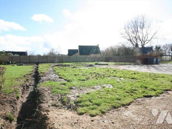 Terrain à bâtir de 573 m².Non viabiliséCloturé