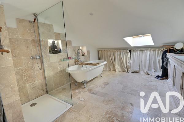 Maison à vendre 8 pièces 252 m² Sorgues