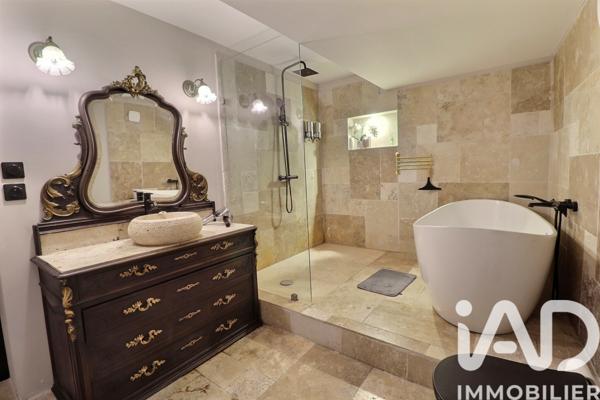 Maison à vendre 8 pièces 252 m² Sorgues