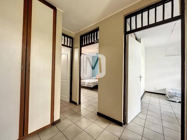 Dpt Guyane (973), à louer CAYENNE maison T3 meublé duplex de 162.88 m² m²