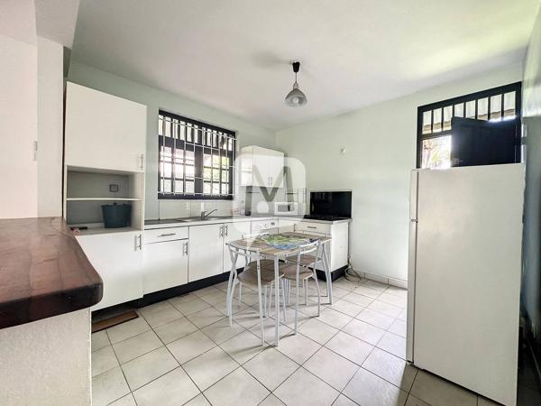 Dpt Guyane (973), à louer CAYENNE maison T3 meublé duplex de 162.88 m² m²