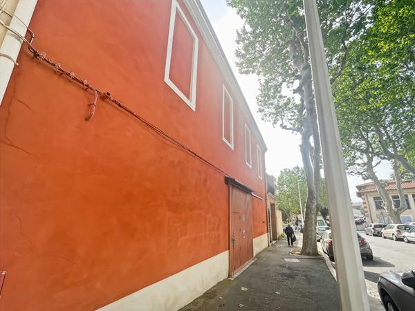 Bâtiment à réhabiliter - zone franche