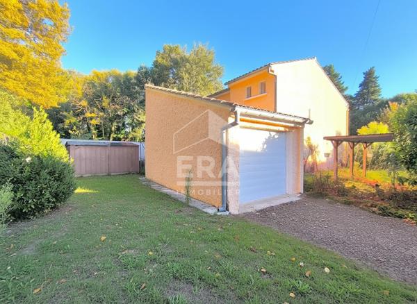 Maison individuelle au calme et beau jardin arboré