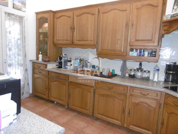 Villa proche commodités 96 m² sur 578 m²