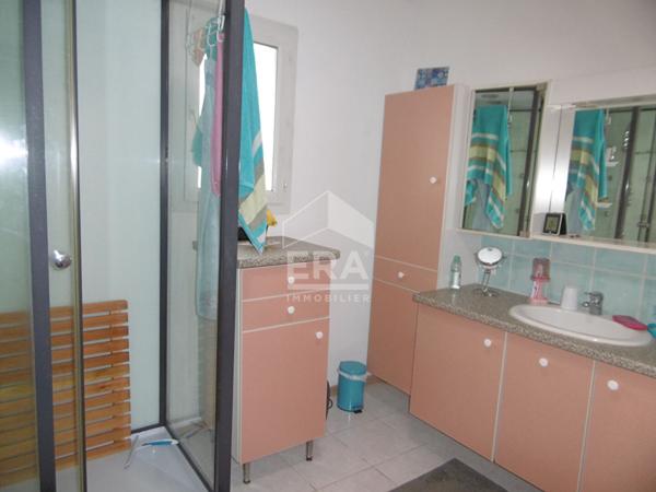 Villa proche commodités 96 m² sur 578 m²