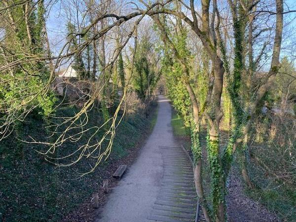 Stationnement à vendre    131 m2 Senlis