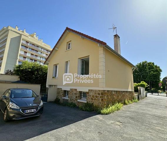 Maison familiale ensoleillée de 126m² habitable (161m² au sol) sur terrain de 294 m² à Cachan