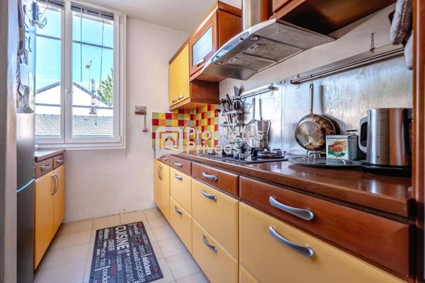 Maison familiale ensoleillée de 126m² habitable (161m² au sol) sur terrain de 294 m² à Cachan