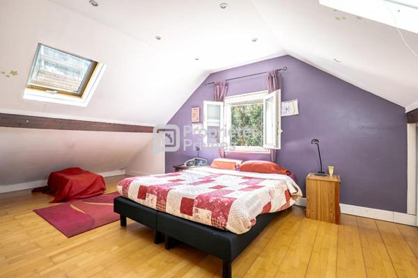 Maison familiale ensoleillée de 126m² habitable (161m² au sol) sur terrain de 294 m² à Cachan