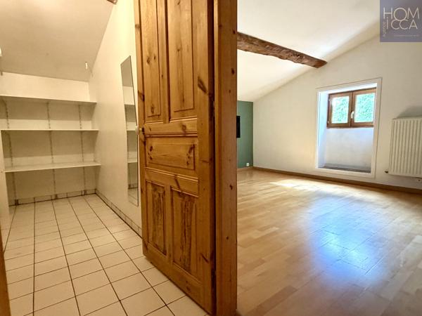 Maison 7 pièce(s) 5 chambre(s) 213.37 m²