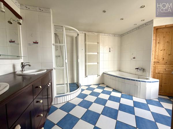 Maison 7 pièce(s) 5 chambre(s) 213.37 m²