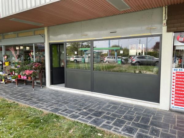 Local commercial -professionnel Fontenay Le Comte 52.27 m2