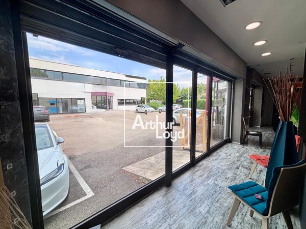 Bureaux à louer à Nîmes dans ZAC Ville Active avec double accès