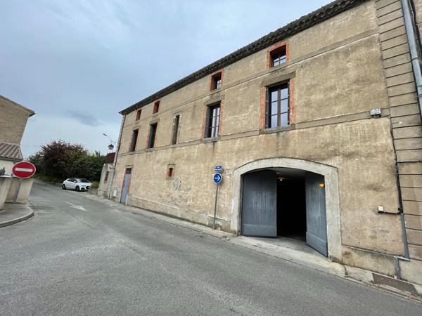 Location maison loft rénovée avec 4 chambres grand garage vue sur la Cité et terrasse à Carcassonne